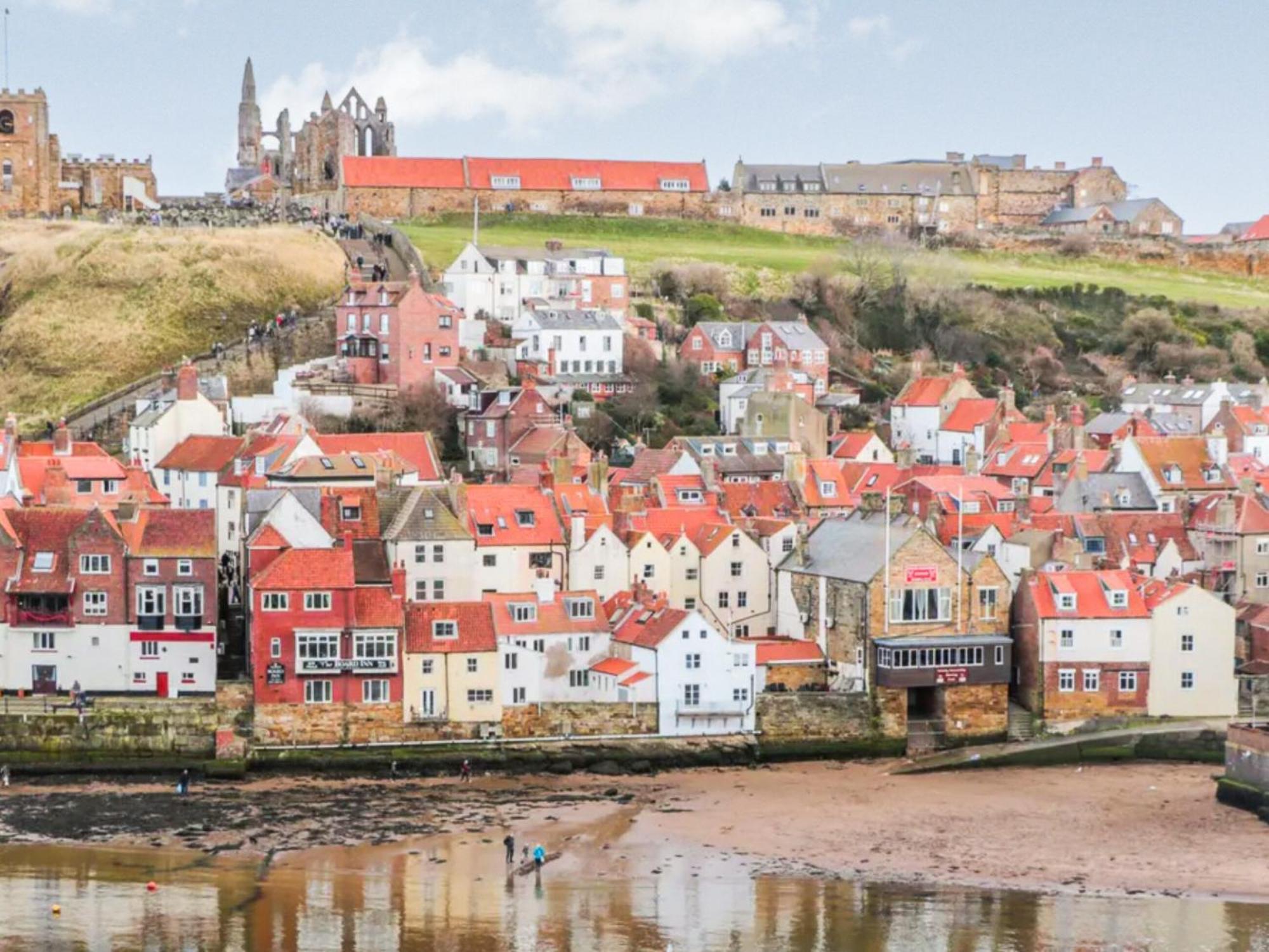 Whitby Sands Buitenkant foto